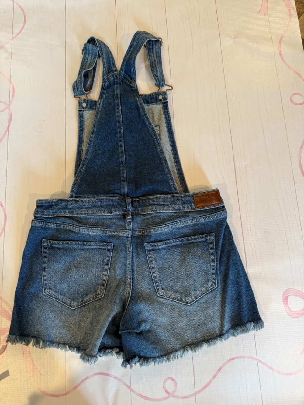 Hollister distressed denim boyfriend short overall Size S - Picture 3 of 3